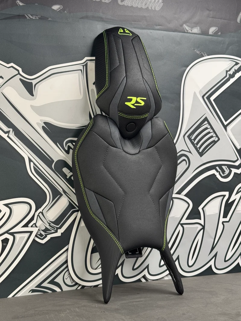 Garnissage de selle pour TRIUMPH Speed Triple 1200 ( 2022 à 2024 )