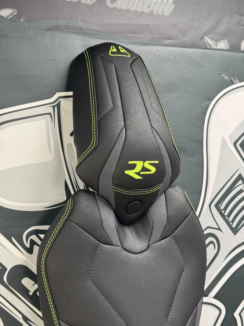 Garnissage de selle pour TRIUMPH Speed Triple 1200 ( 2022 à 2024 )