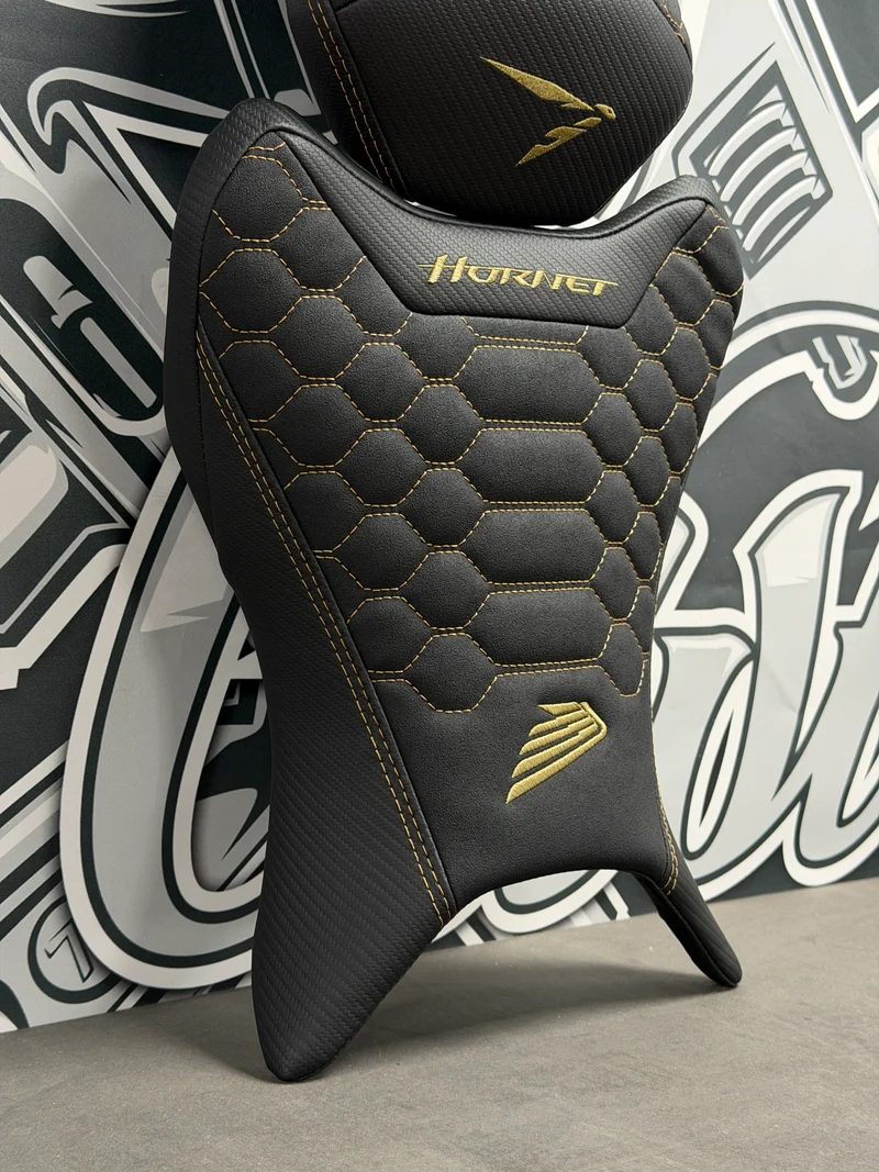 Garnissage de selle pour HONDA HORNET 1000 ( à partir de 2025 )
