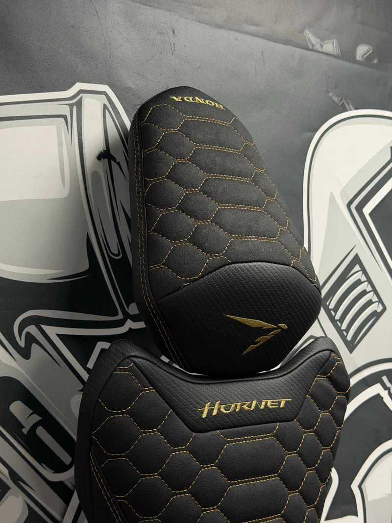 Garnissage de selle pour HONDA HORNET 1000 ( à partir de 2025 )