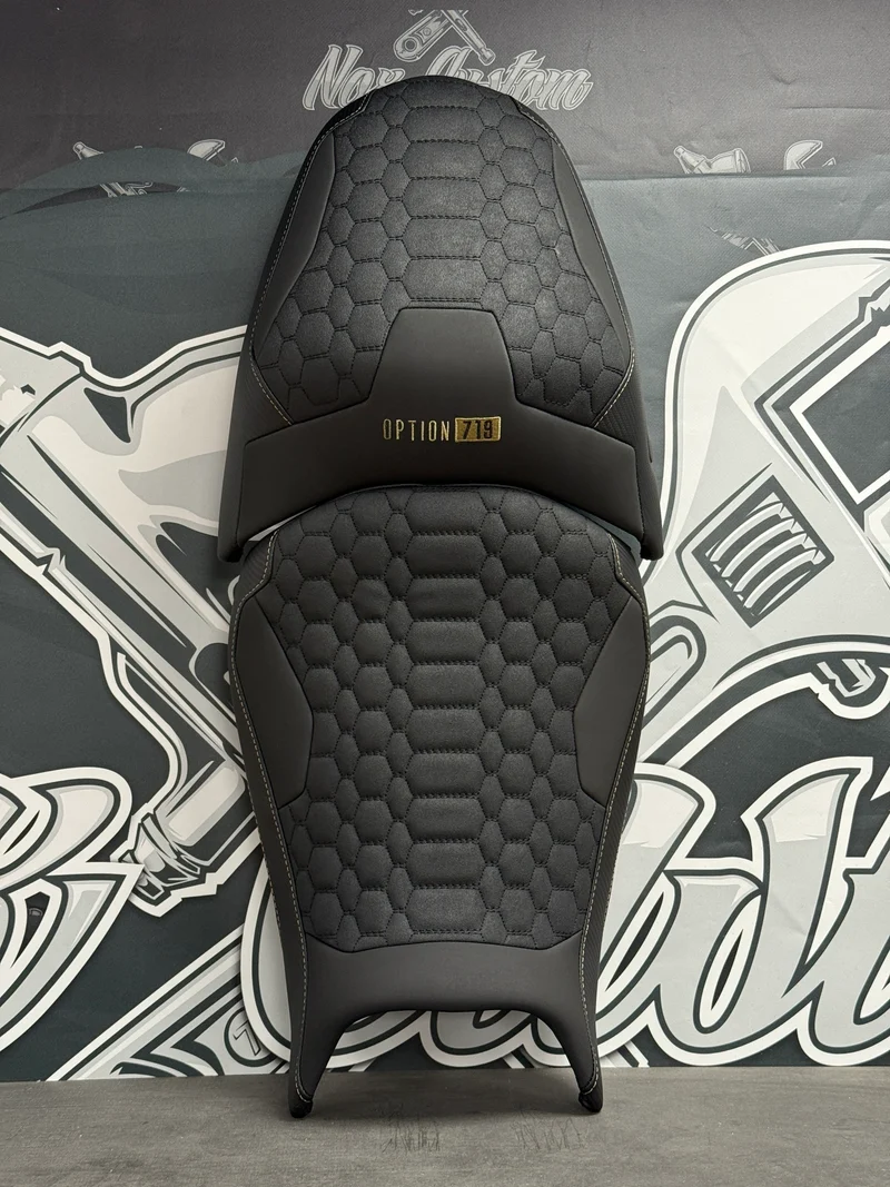 Garnissage de selle pour BMW R 1300 GS - option 719