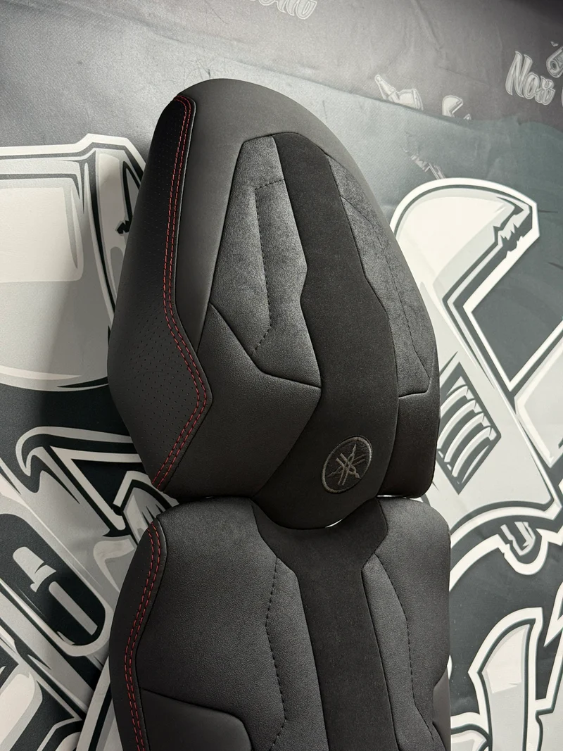 Garnissage de selle pour YAMAHA TRACER 7 - 2025