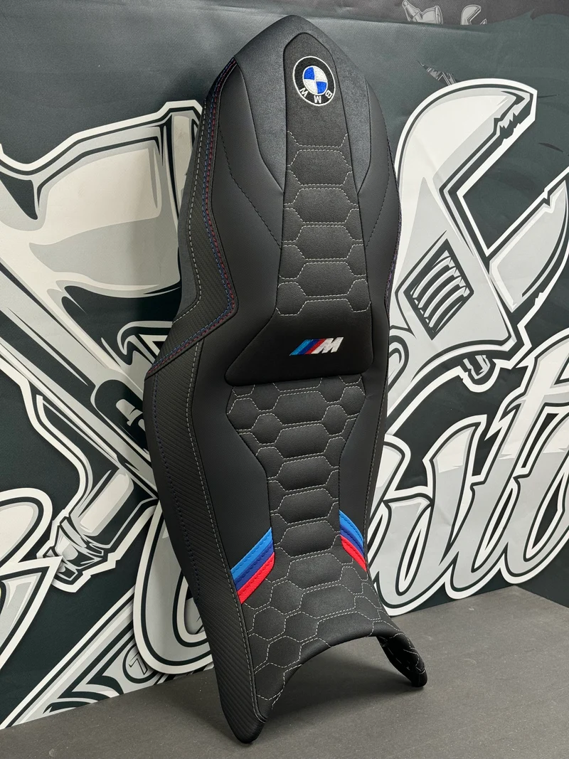Garnissage Selle BMW F900R / F900XR Sur-Mesure ( 2020 à Aujourd'hui ) — Insert Tricolore ///M