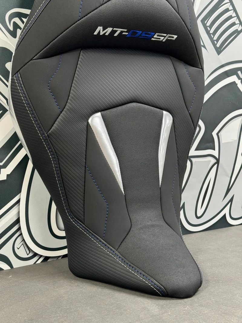 Garnissage de selle pour YAMAHA MT-09 - Phase 3 ( 2021 à aujourd'hui )