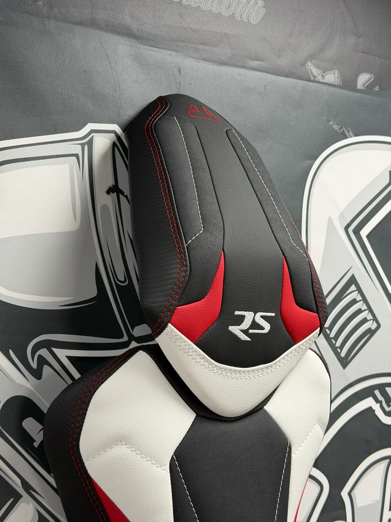 Garnissage de selle pour TRIUMPH Speed Triple ( 2016 à 2021 )