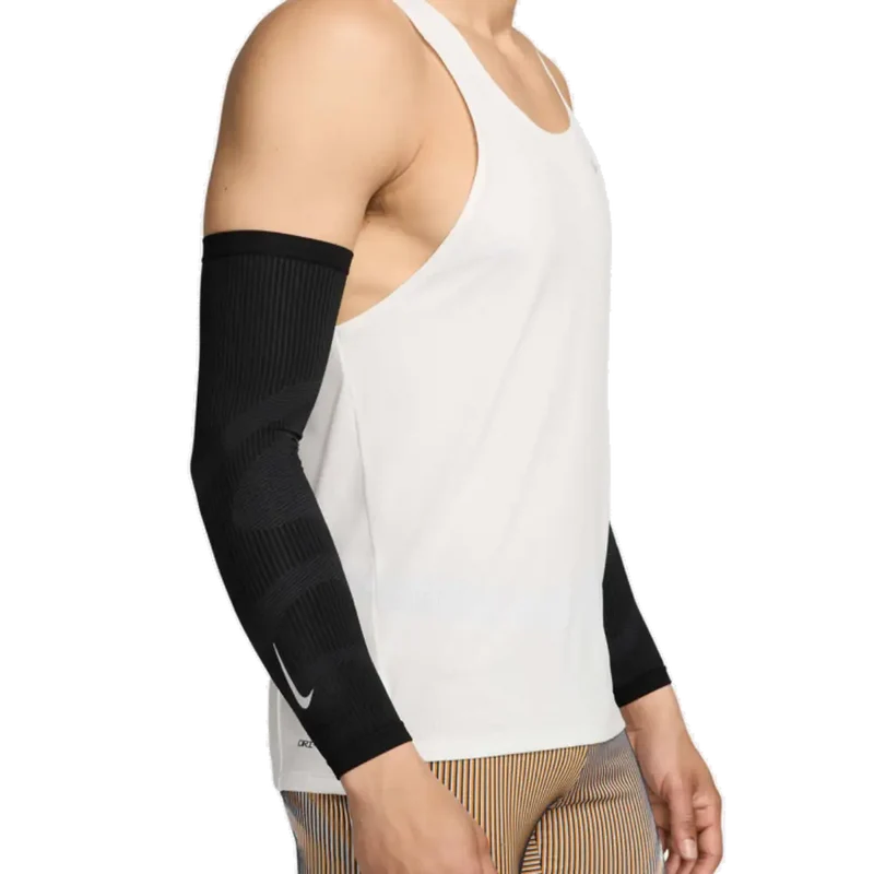 Nike Zoned Knit Arm