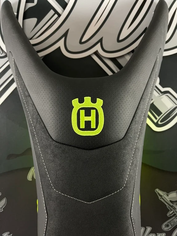 Garnissage de selle pour HUSQVARNA 701 ( 2016 à Aujourd'hui )