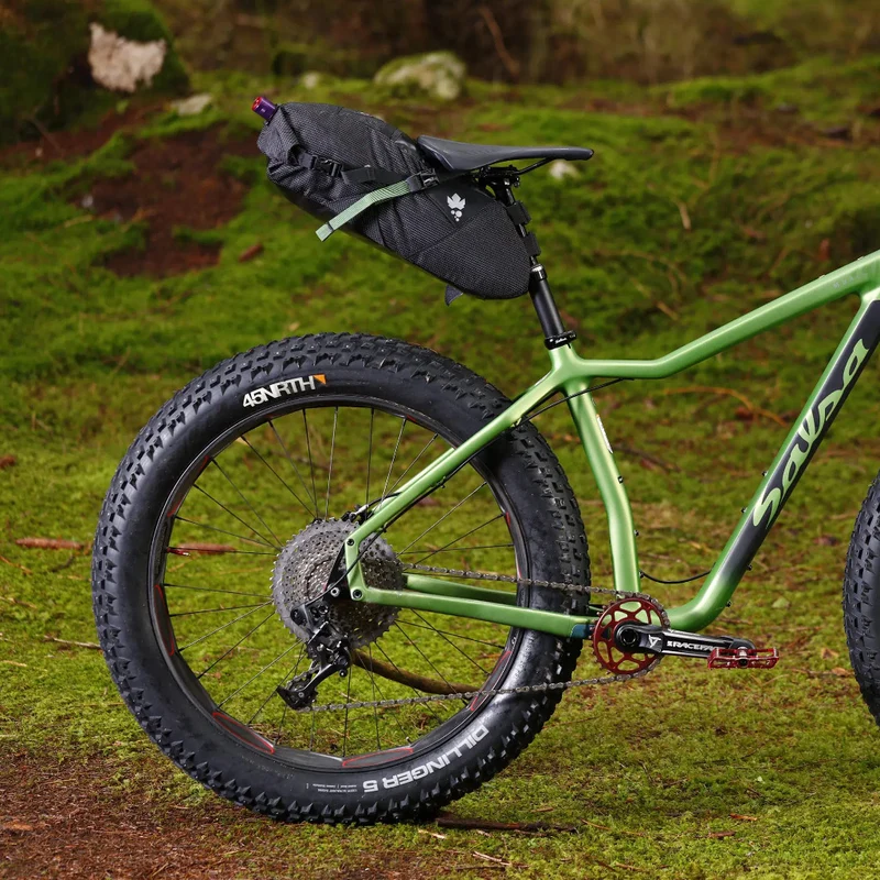 Sacoche de selle bikepacking Adventure Cluster WP Miss Grape
