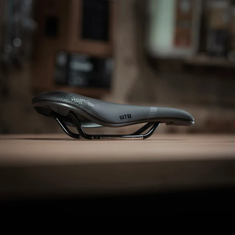 Selle WTB SOLANO Medium 142mm Rails Carbone