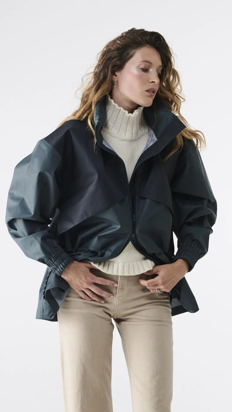 Veste imperméable respirante SASHA 001.