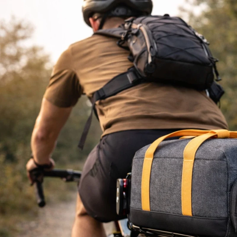 Sacoche de vélo gravel à poser sur porte bagage | 8,3L