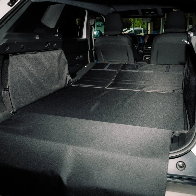 Protection de coffre intégrale sur mesure compatible avec Dacia Duster 3 par b&m brands and markets