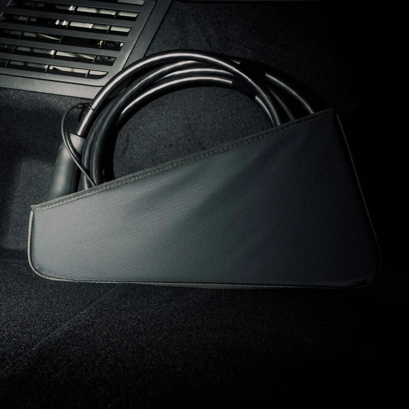 Bac de rangement des câbles électriques compatible avec Renault 4, Renault 5, Kangoo-e par b&m brands and markets