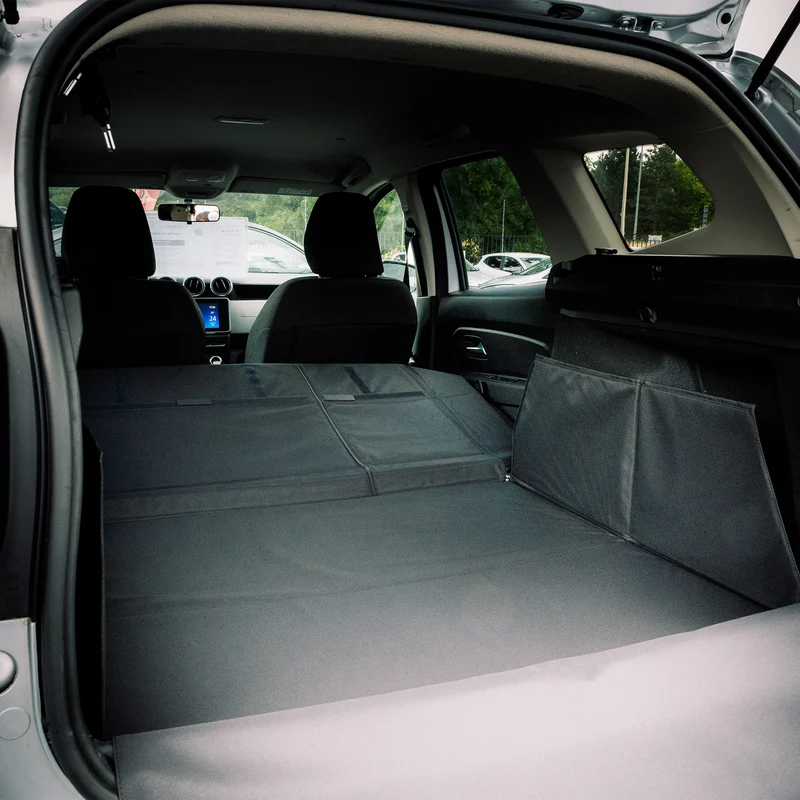 Protection de coffre intégrale sur mesure compatible avec Dacia Duster 2 par b&m brands and markets