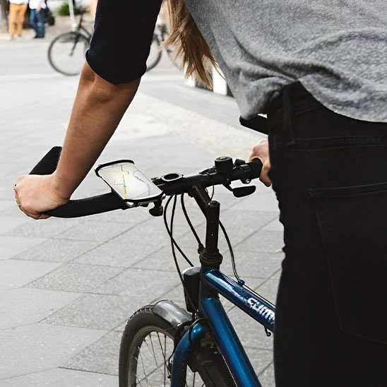 Support téléphone vélo universel silicone — compatible tous guidons, GPS et poussettes