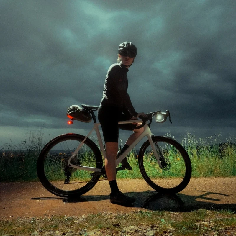 Set d’éclairage vélo avant et arrière Supernova Redstream Series avec fonction feu de freinage