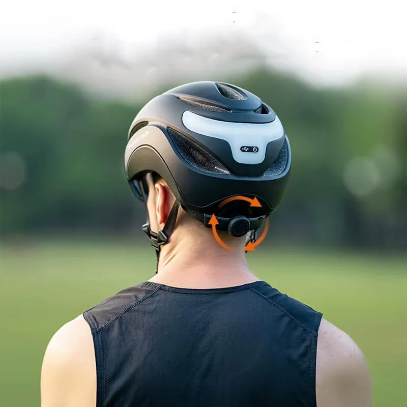 LumaGuard™ | Casque velo avec visière et éclairage avant et arrière pour une protection renforcée