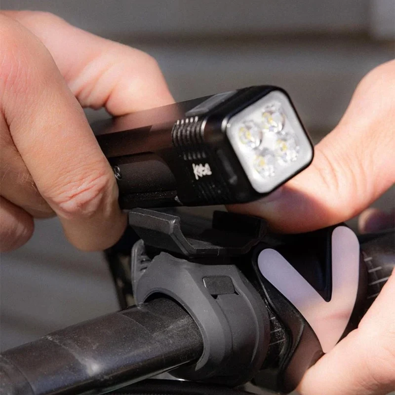Kit éclairage vélo avant et arrière Blinder Pro 1000 et Blinder Rear Square