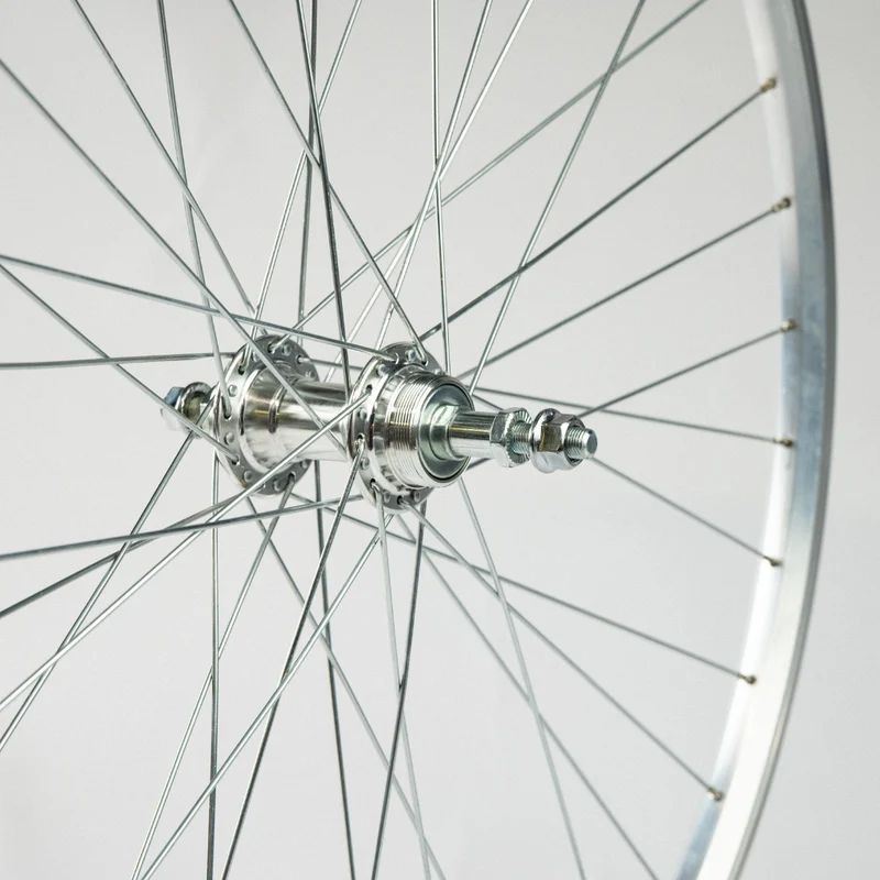 Roue arrière 28 pouces 700C axe à écrous PNA