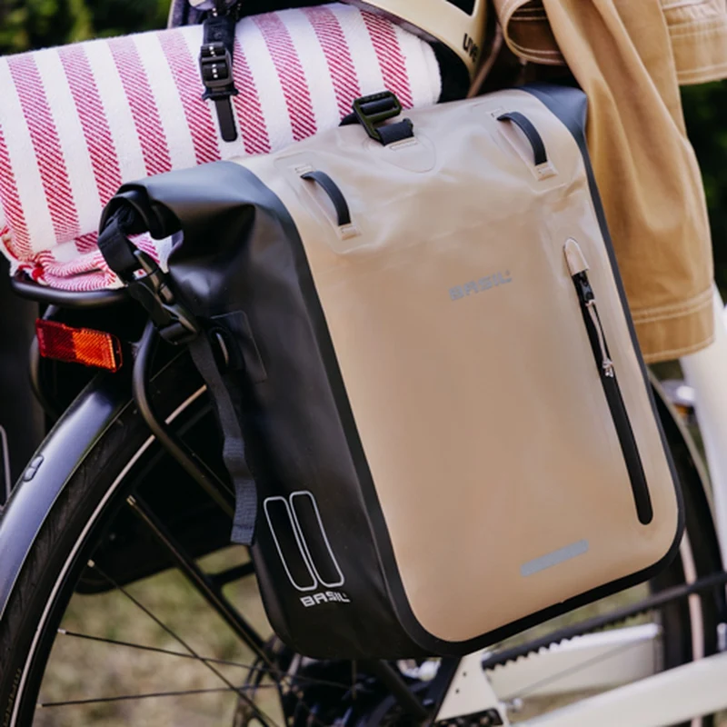 Sacoche porte-bagages vélo étanche Basil Rivo