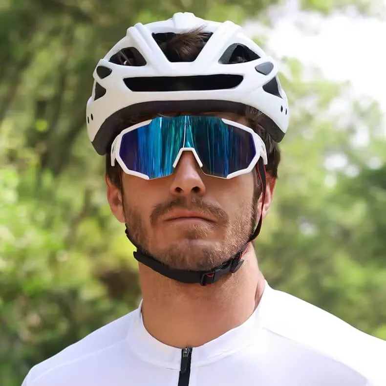 GlideTech™ | Casque velo avec éclairage arrière intégré et ventilation renforcée pour plus de sécurité