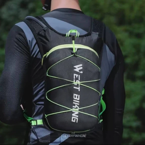 MountainVault™ | Sac a dos velo avec hydratation facile et visibilité renforcée
