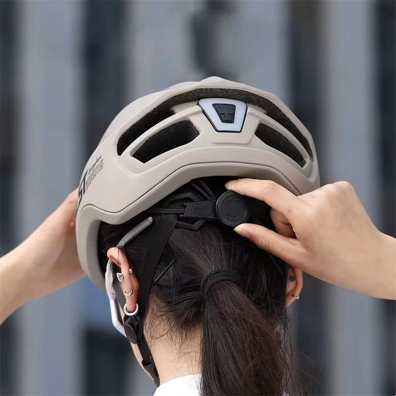 AeroColorHelmet™ | Casque velo ultra-léger avec ajustement précis et ventilation intégrée