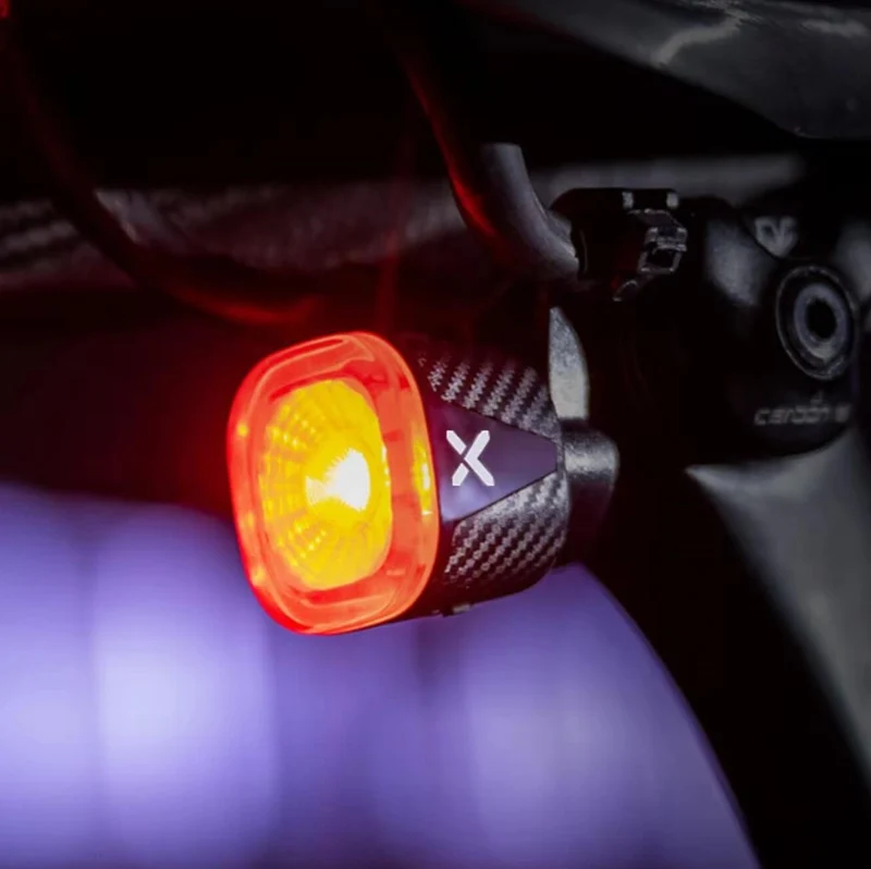 BikeWarningLight™ | Feu arriere velo avec détection de freinage automatique