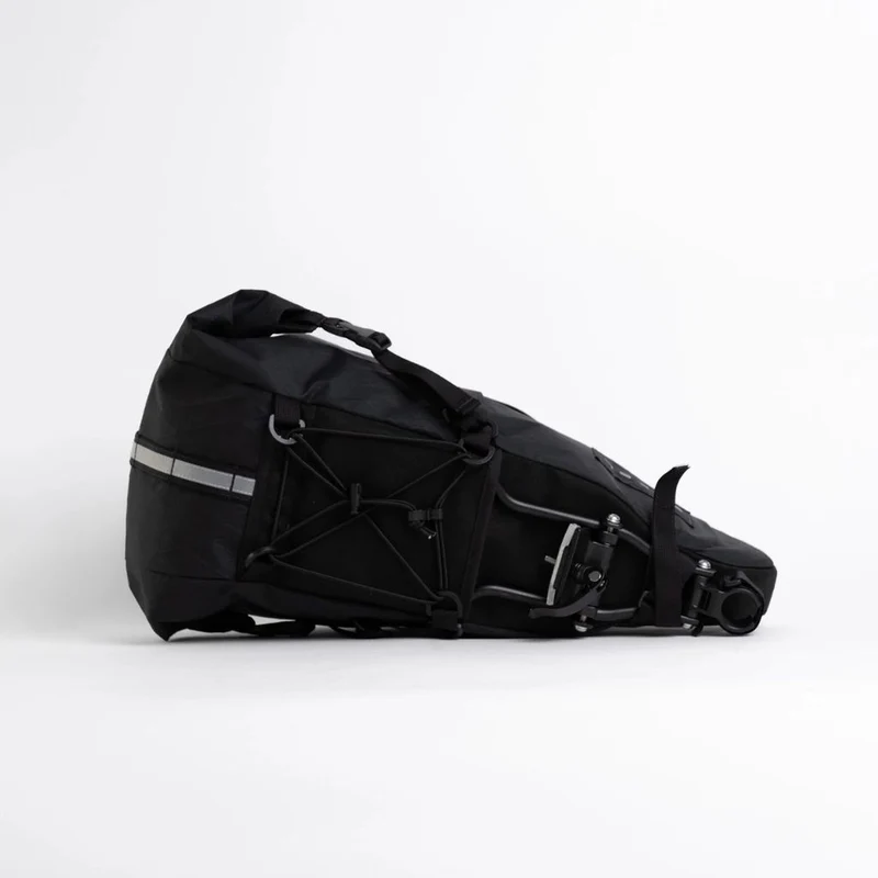 Sacoche de selle étanche bikepacking Arkel Seatpacker avec arceau de maintien