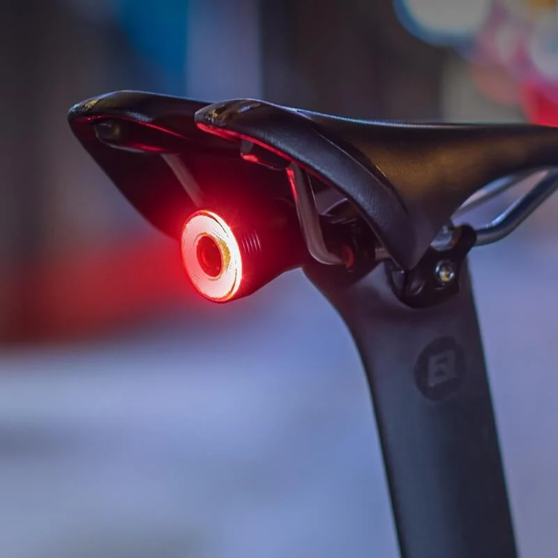 BrightRide™ | Feu arriere velo avec luminosité puissante et détection de freinage intelligente