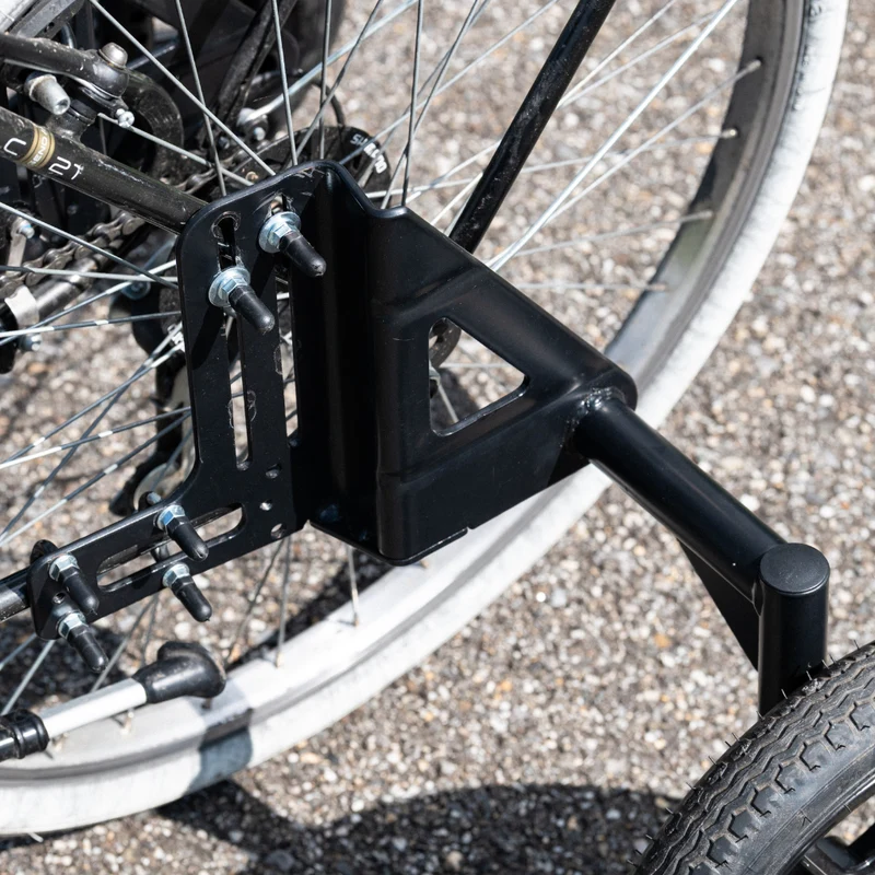 Roues stabilisatrices pour vélo adulte fixation hauban et base