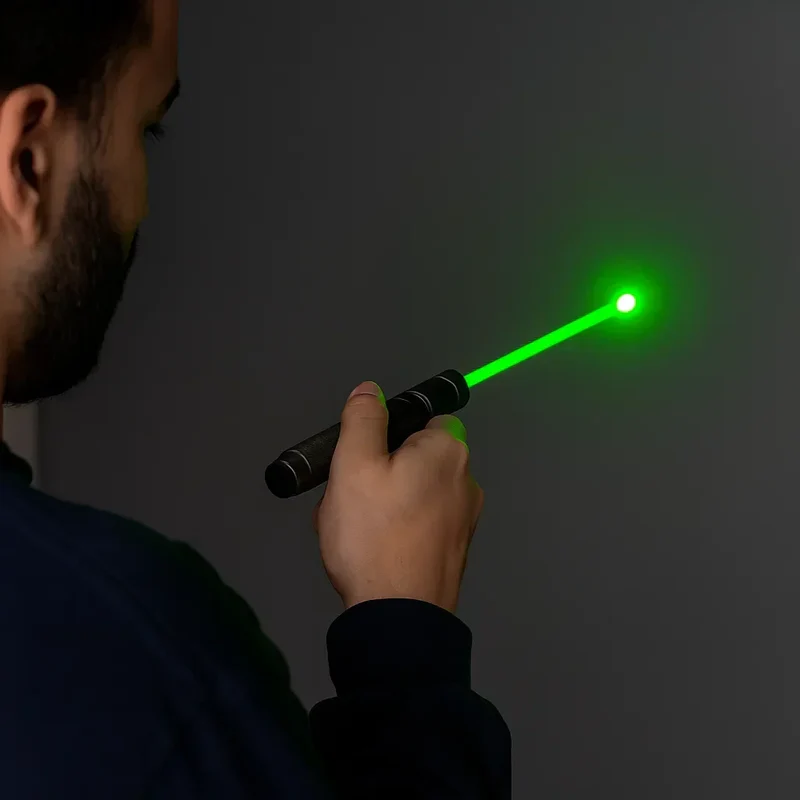 Krachtige Laserpointer Zaklamp met Instelbare Focus en USB Oplaadbaar – Bereik tot 10.000 Meter | Sansoti