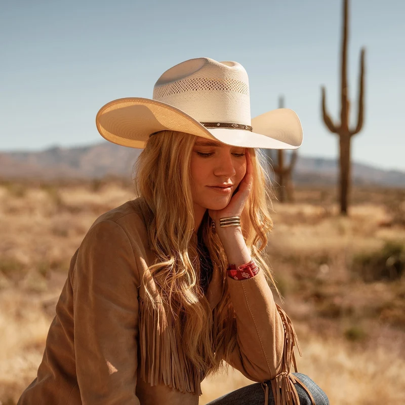 Cowboyhoed van Stro met Lederen Band en Metallic Accenten – Verstelbaar 58-60 cm | Sansoti